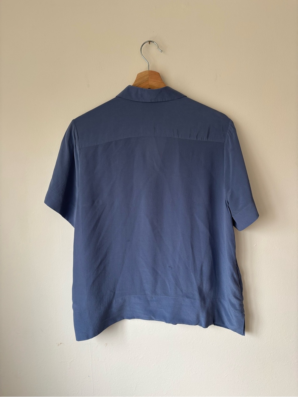 Everlane Notch Short-Sleeve Button-Down Shirt in Slate Blue - Picture 3 of 8